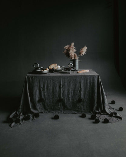 Shadow - Shallow Serving Bowl with Lid Guculia