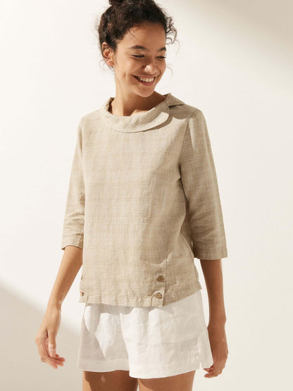 LAURA Round Soft-Fold Collar Top