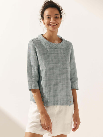 LAURA Round Soft-Fold Collar Top