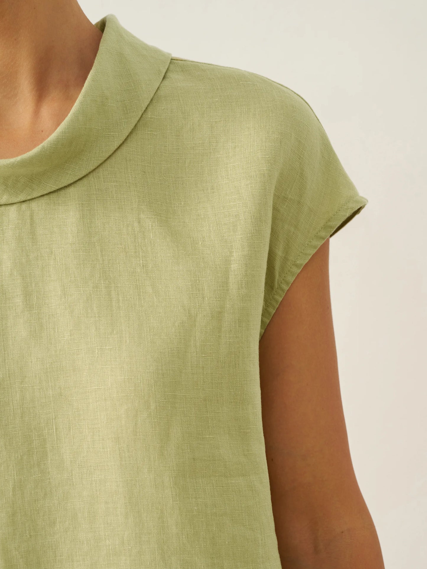 YVONNE Cap Sleeve Soft-Fold Collar Top