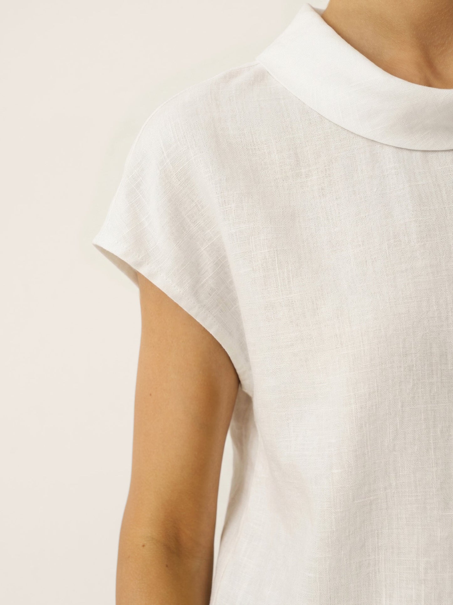 YVONNE Cap Sleeve Soft-Fold Collar Top