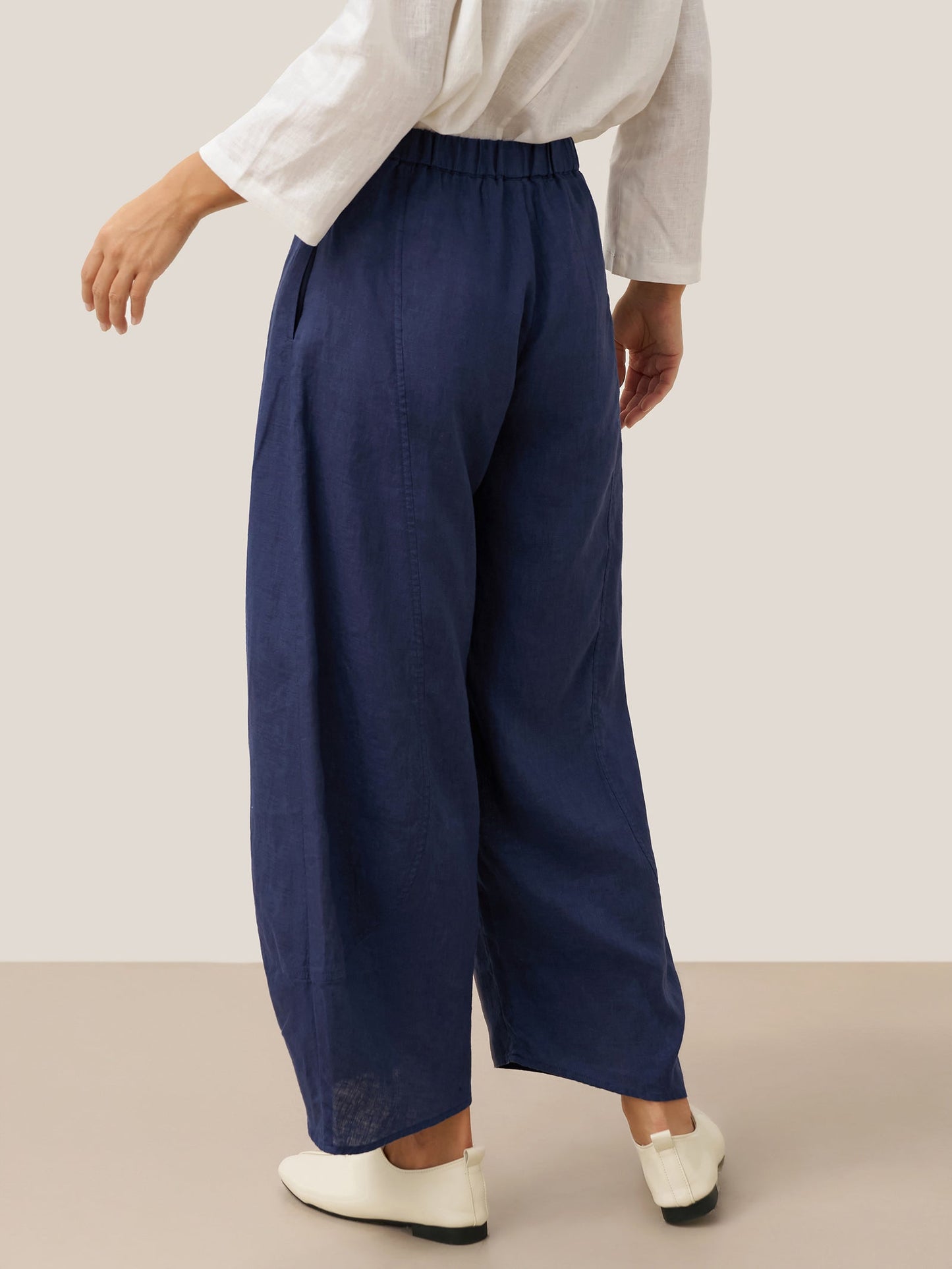 ZOE Classic Ankle Pants