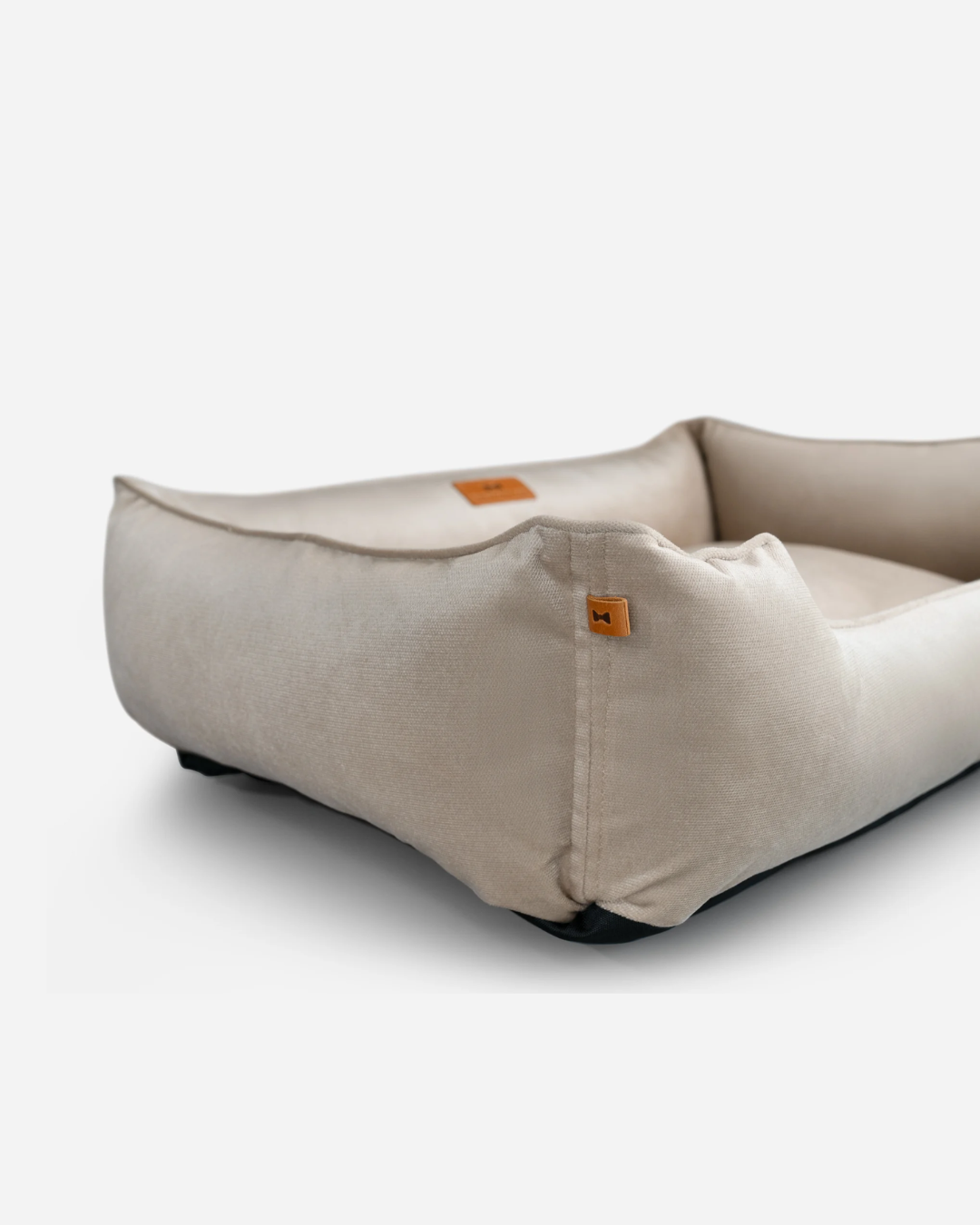 Chester & Lee | Velvet Sleeper Dog Bed