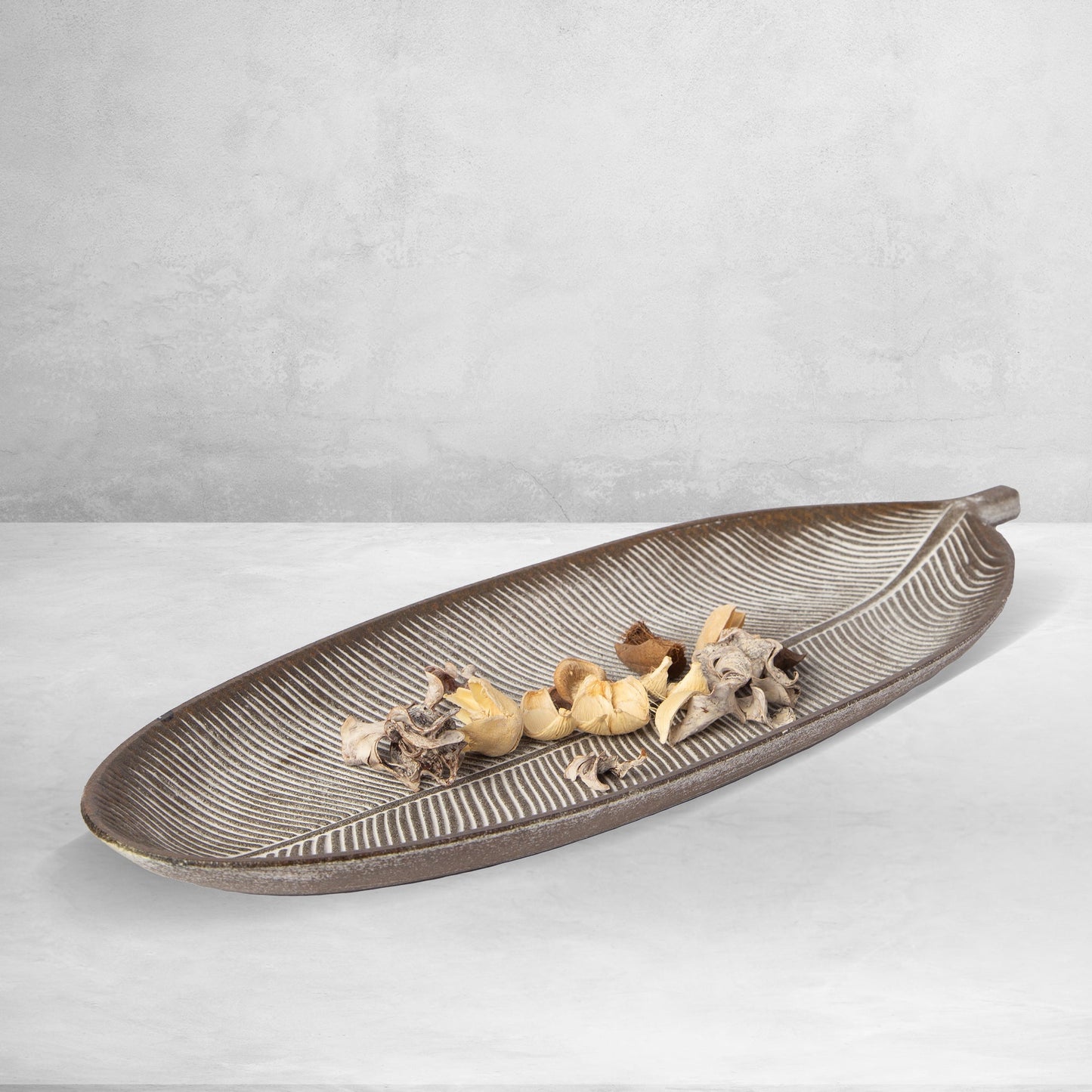 Elegant Decorative Leaf Design Wood Tray