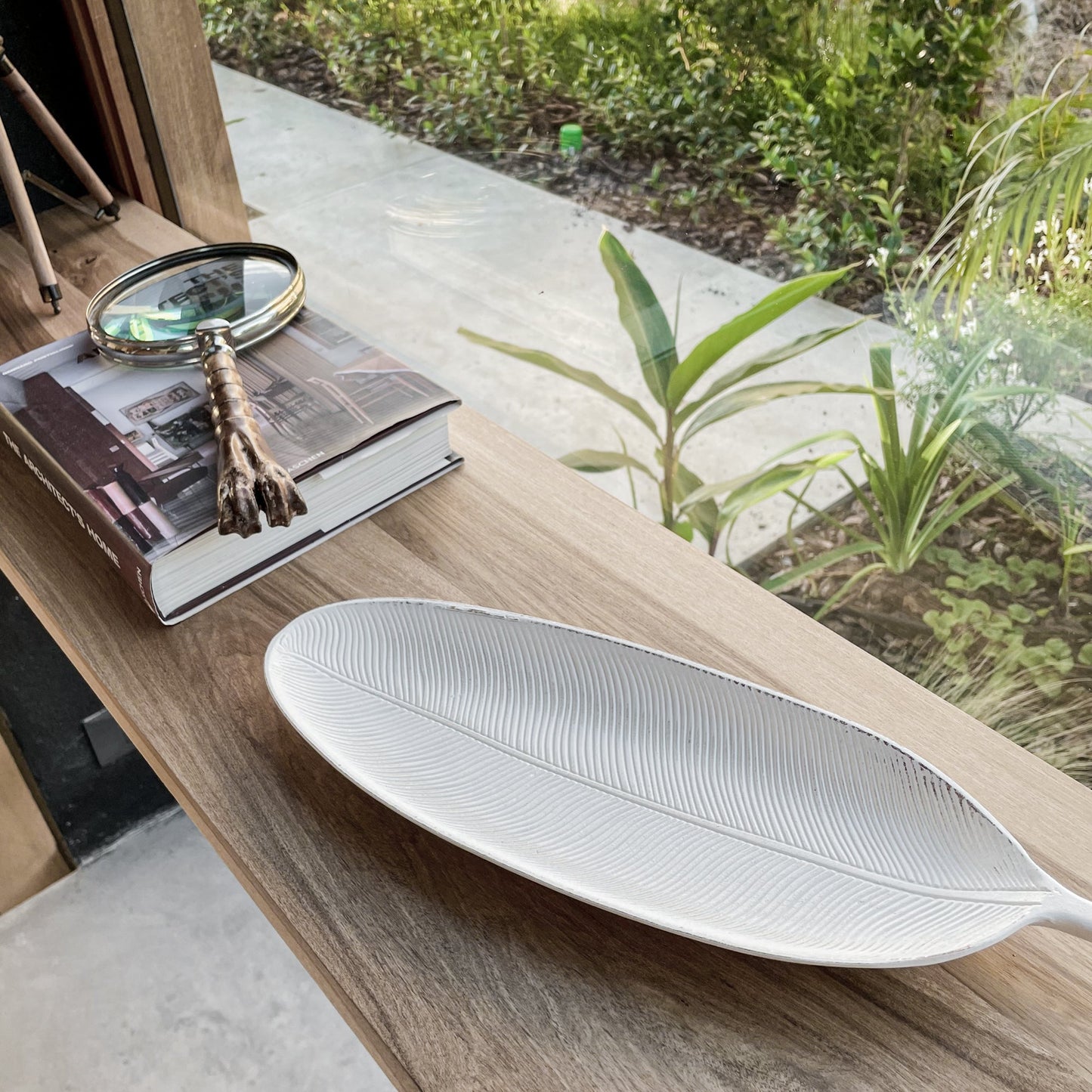 Elegant Decorative Leaf Design Wood Tray