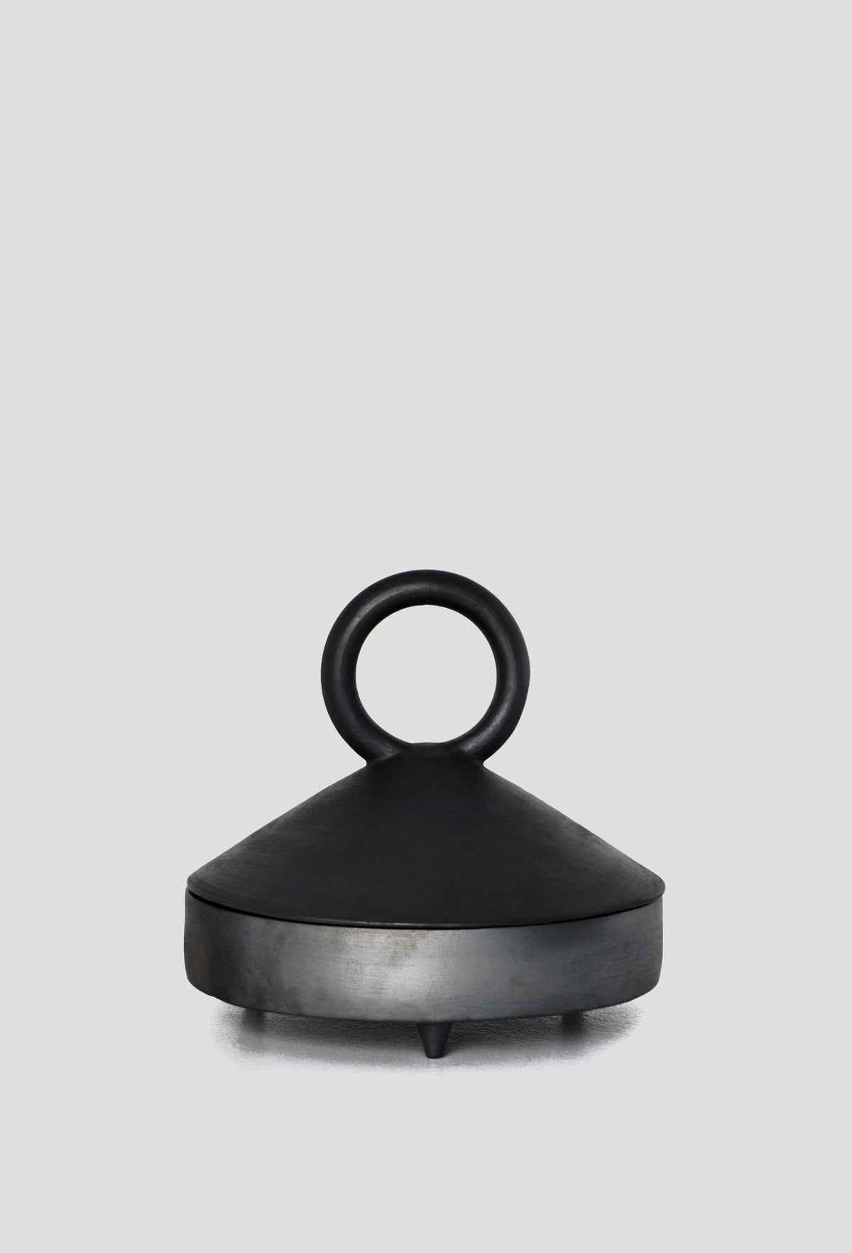 Shadow - Shallow Serving Bowl with Lid Guculia