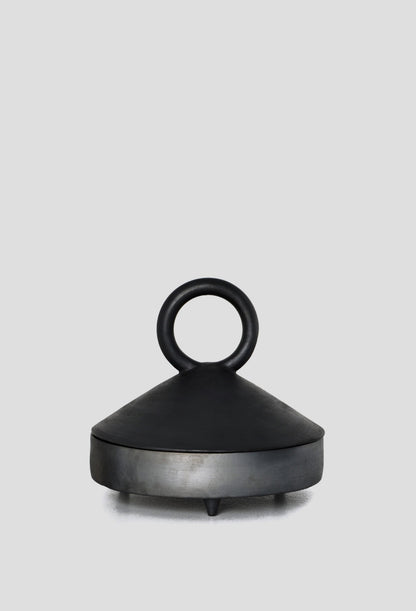 Shadow - Shallow Serving Bowl with Lid Guculia