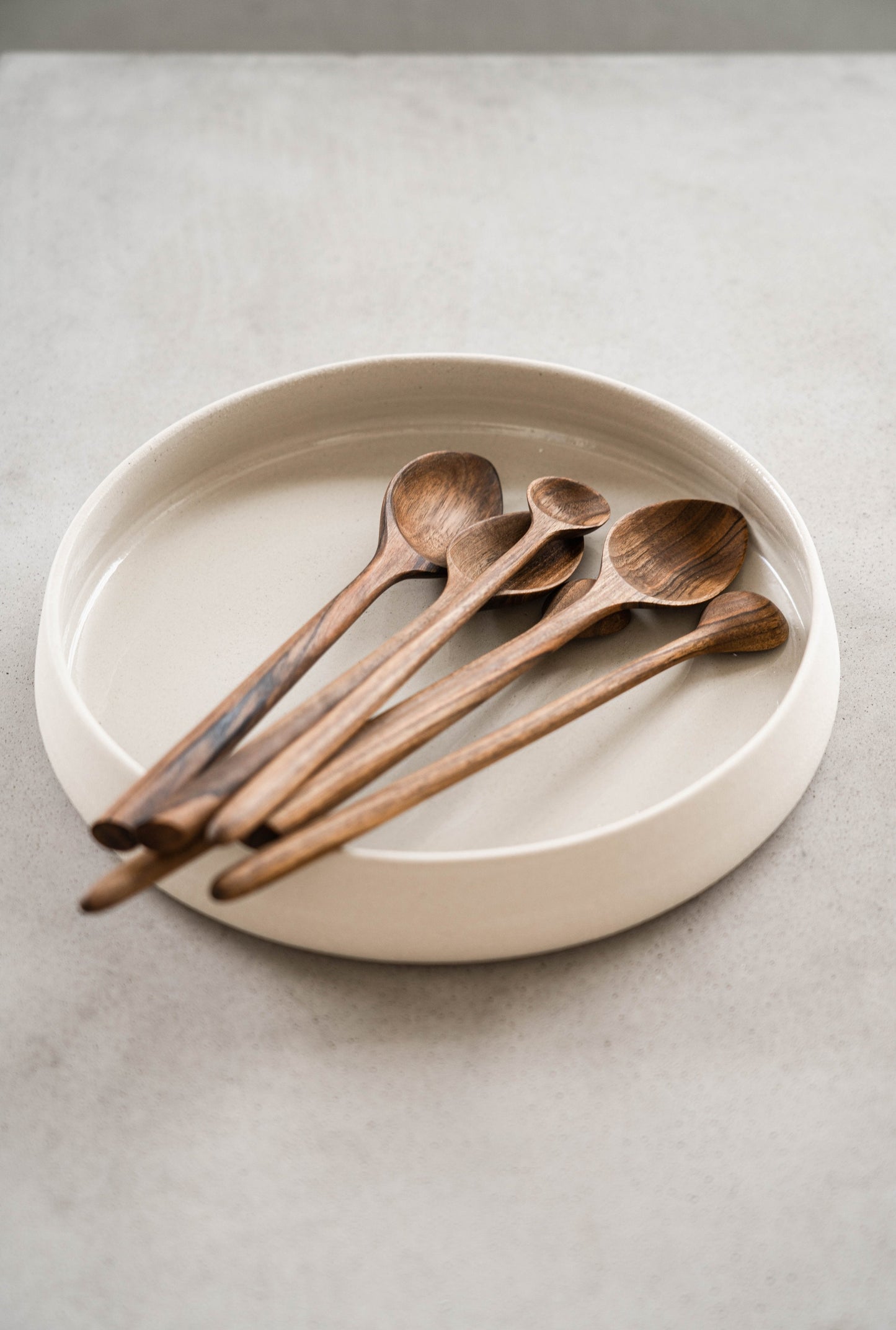 Transparent Glaze Stoneware Dinner Plates with High Sides