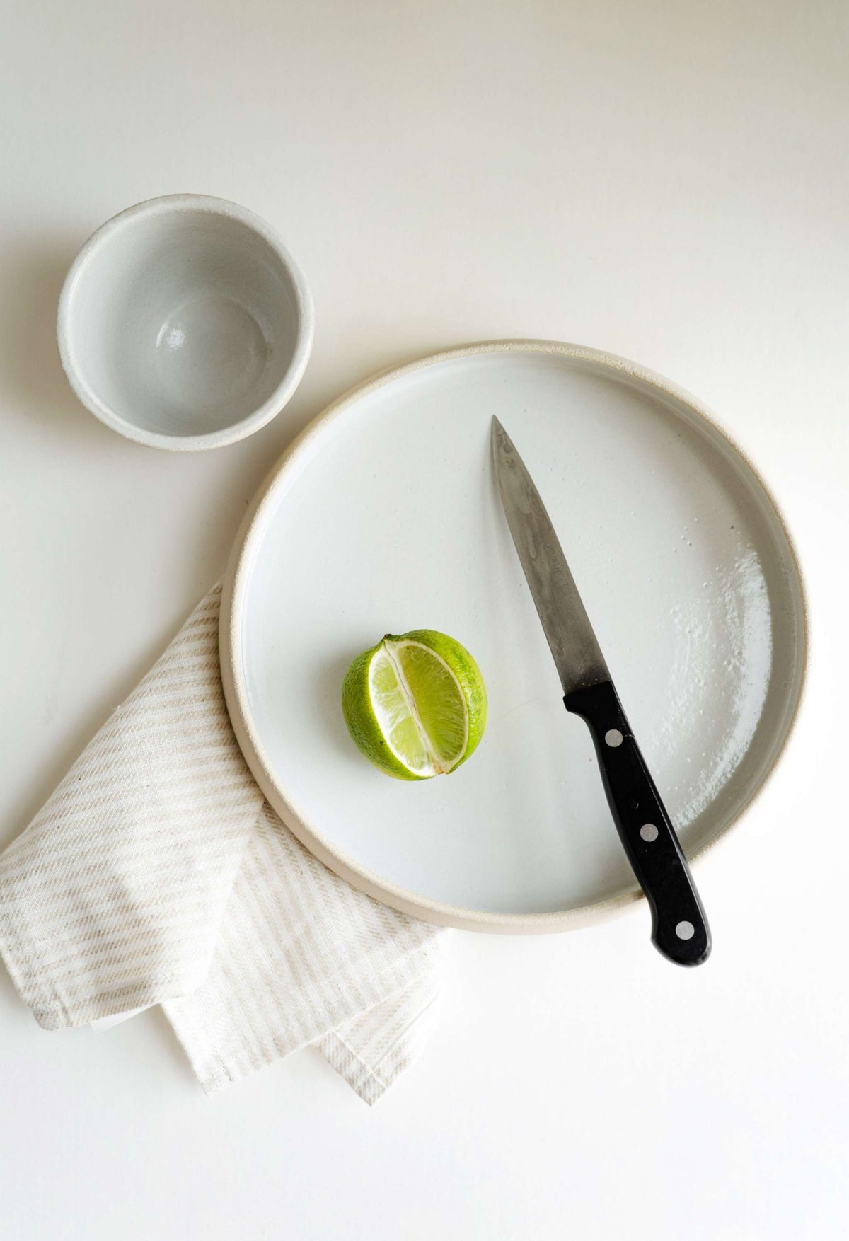Stoneware Dinner Plates with High Sides