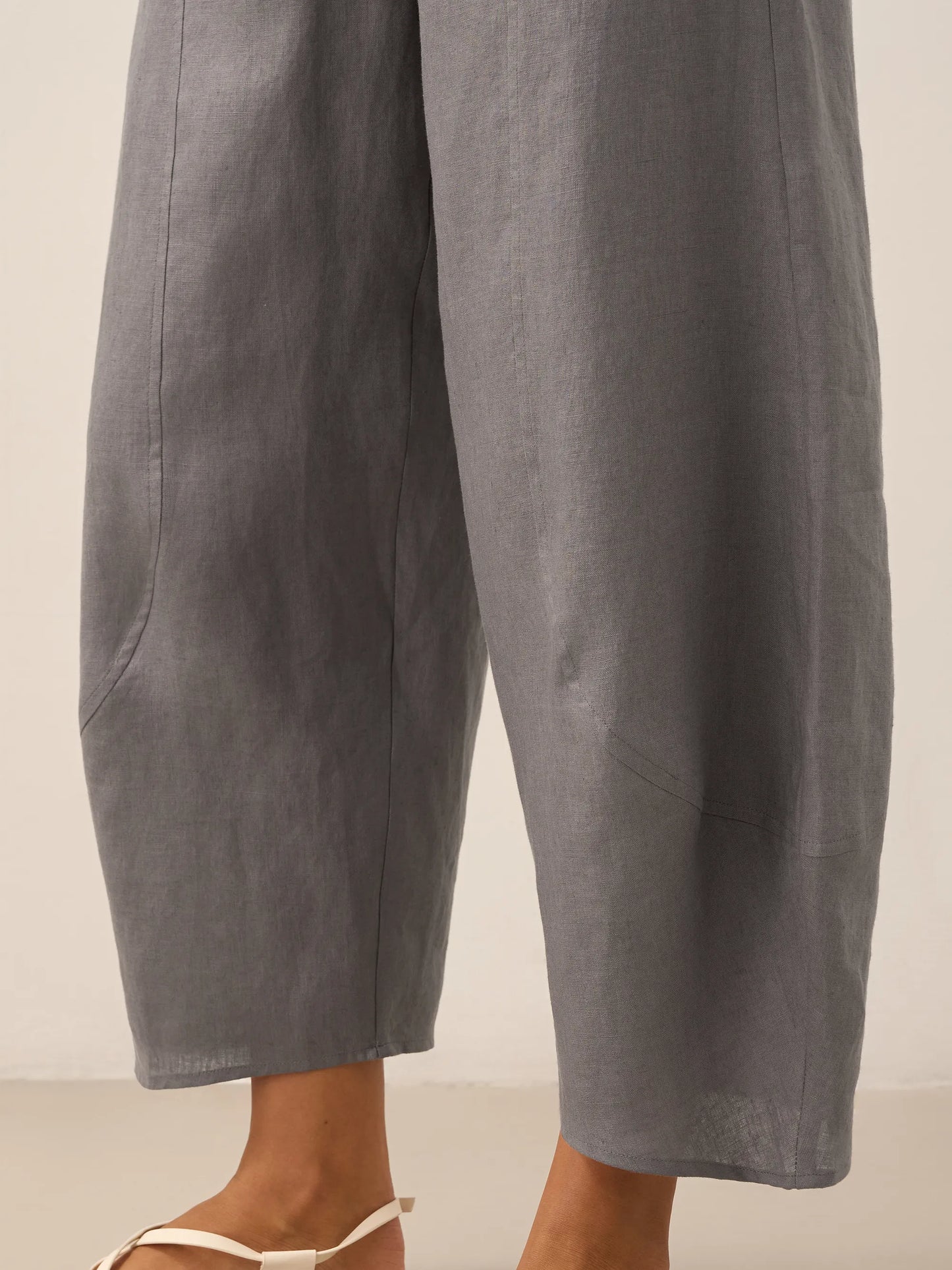 ZOE Classic Ankle Pants
